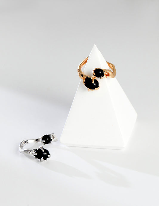 Distinctive Beauty: Sterling Silver Onyx Ring